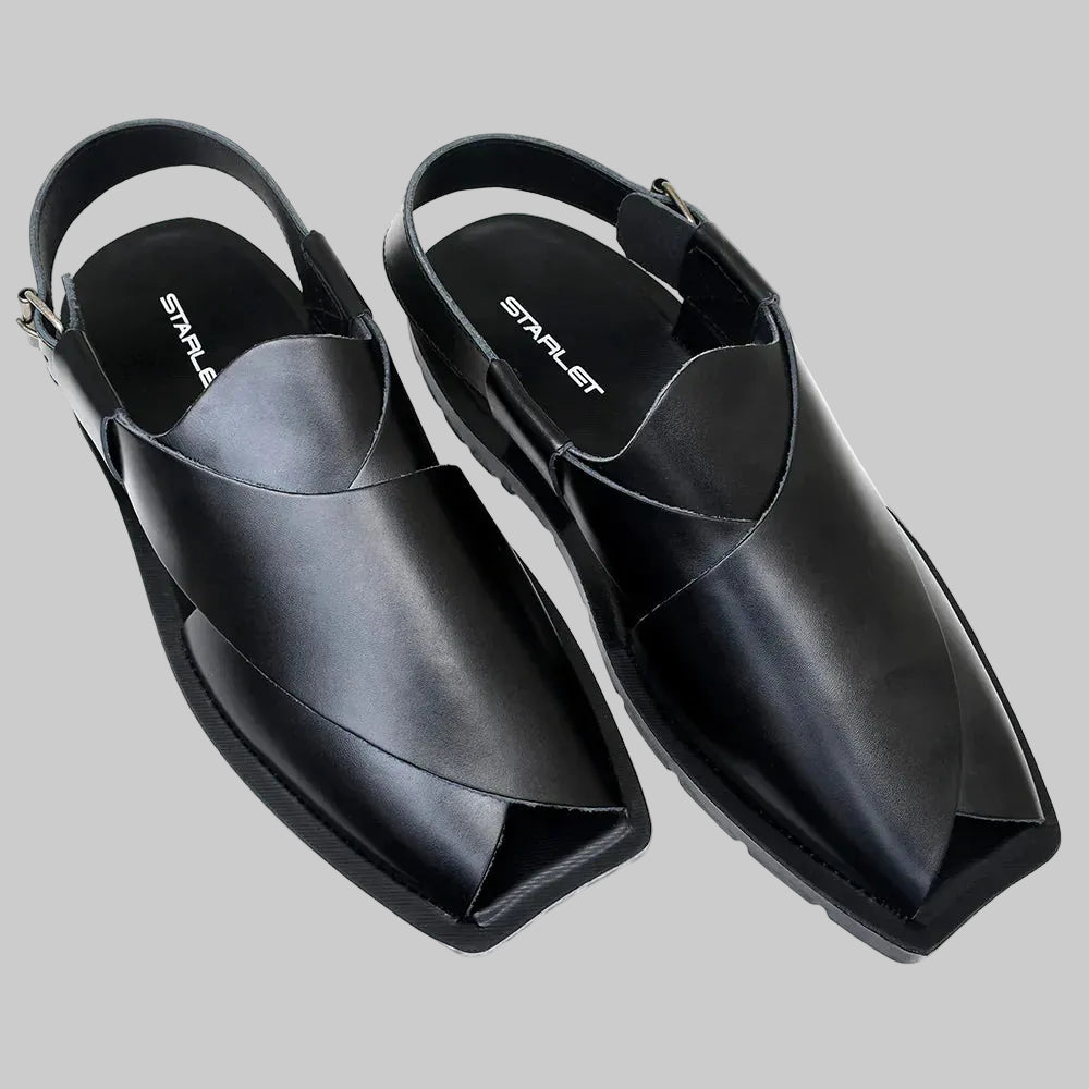 Black diving fins with 'Starlet' branding on a white background